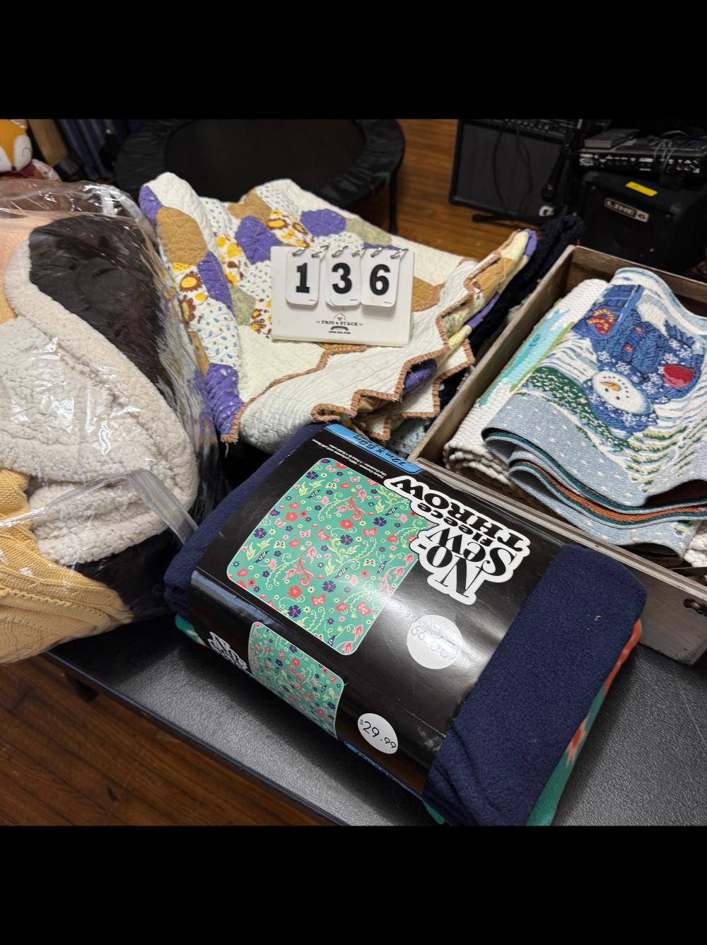 Fleece Throw Quilt & Blanket Lot