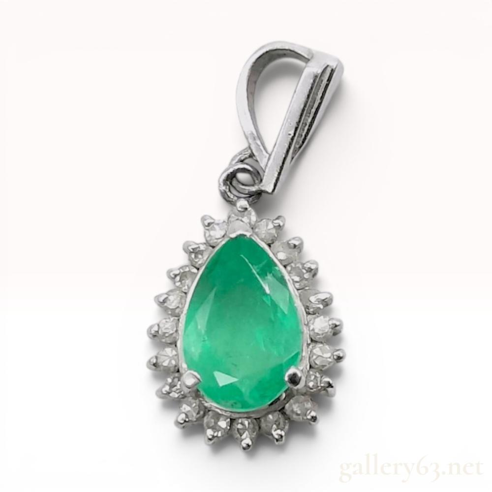 Pt900 Pear Shaped Emerald and Diamond Halo Pendant