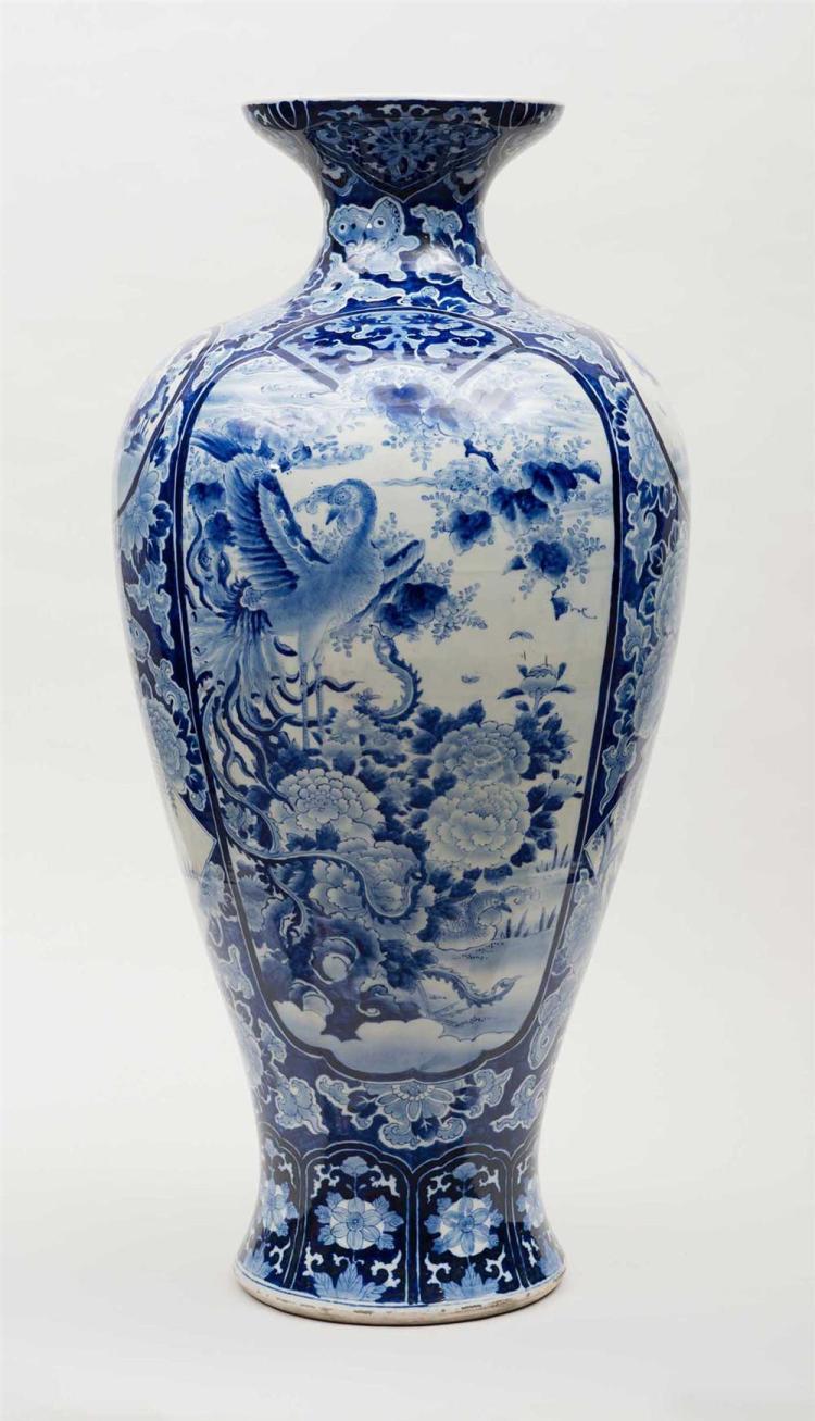 CHINESE BLUE AND WHITE PALA... image