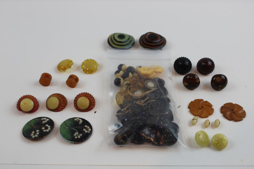 Vintage Lot of Bakelite Buttons