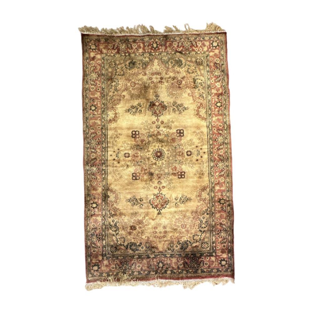 (1) Oriental Silk Blend Rug, 61" x 36"