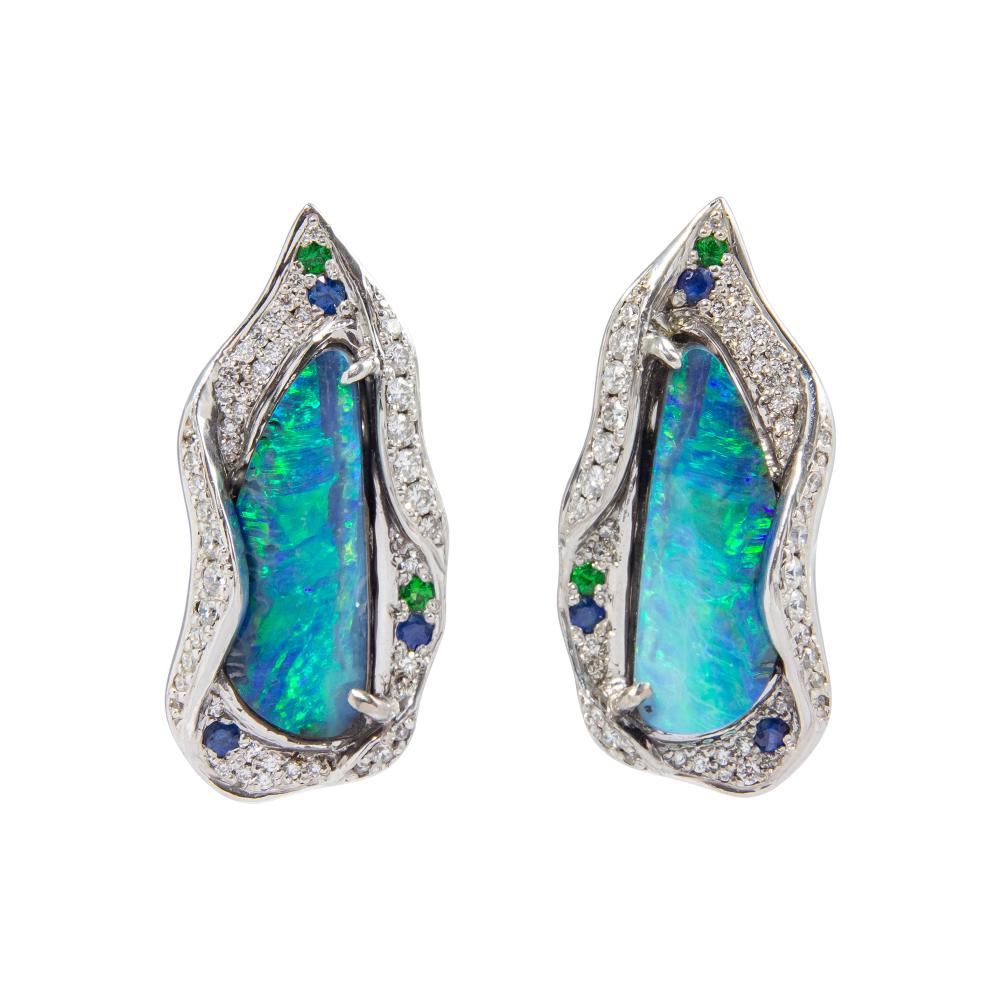 A WHITE GOLD, DIAMOND AND B... image