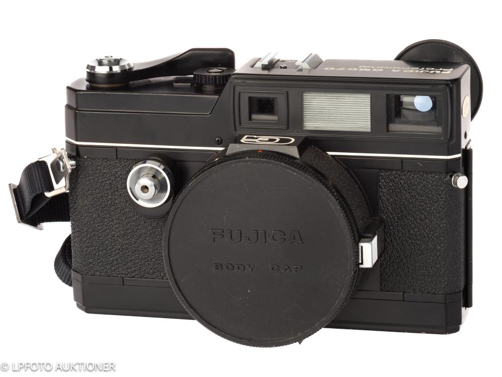 Sold at Auction: Fujica GM670 Professional No.3090142