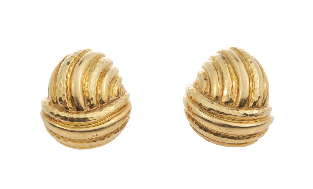 David Webb 18 kt. Yellow Gold Hammered Knot Earrings