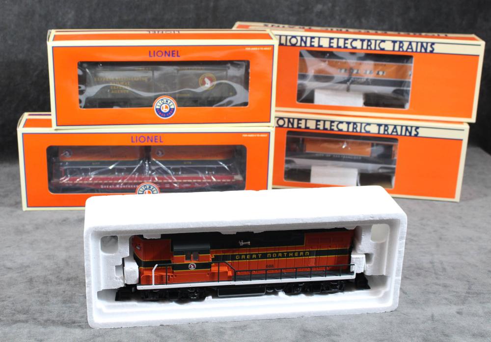 FOURTEEN NIB LIONEL ELECTRIC O GAUGE TRAIN CARS AND ENGINES