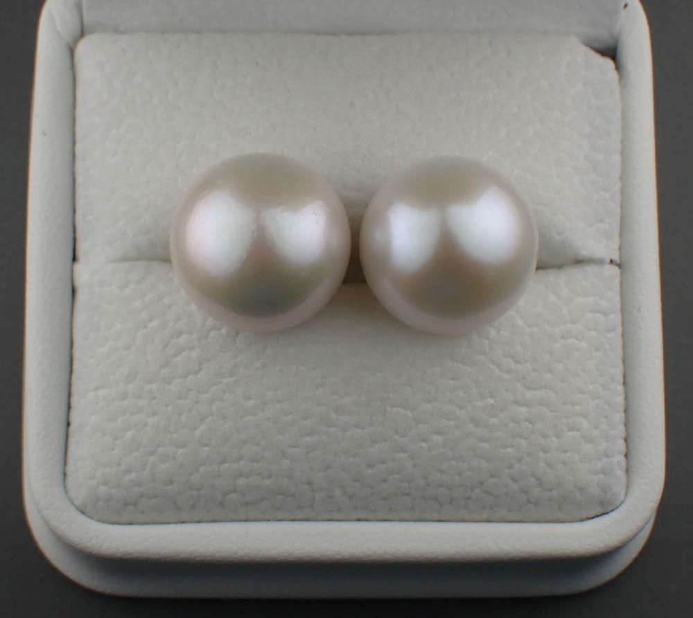 PAIR OF PEARL & 18K GOLD EAR STUDS