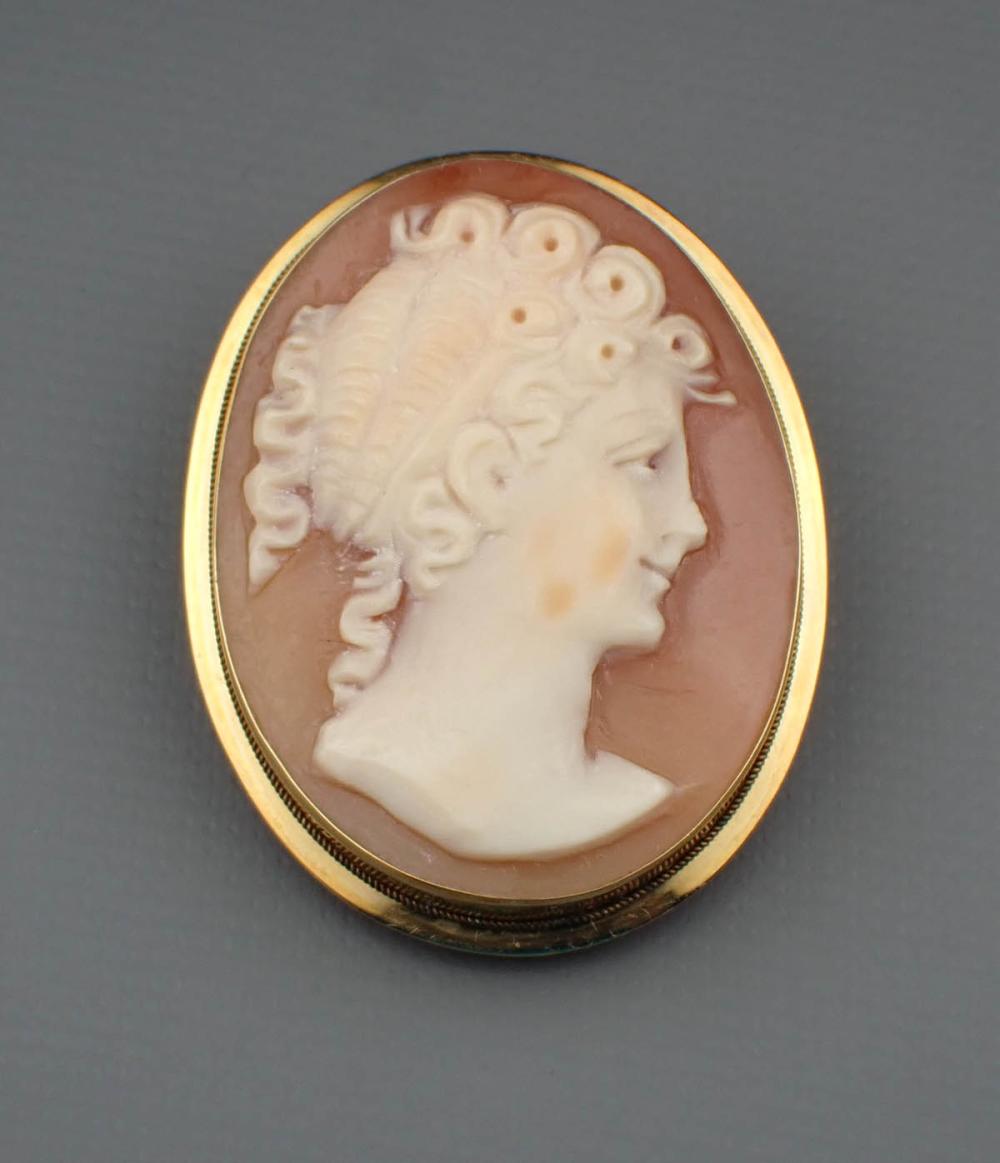 Toscana Italiana 18K Gold Plated Polished Cameo Portrait Pendant w/ Chain main image 0