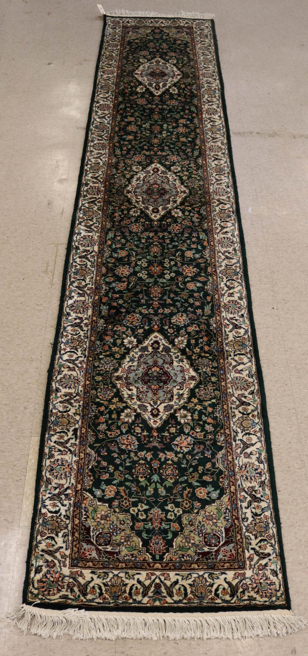CONTEMPORARY HAND-KNOTTED ORIENTAL HALL RUG