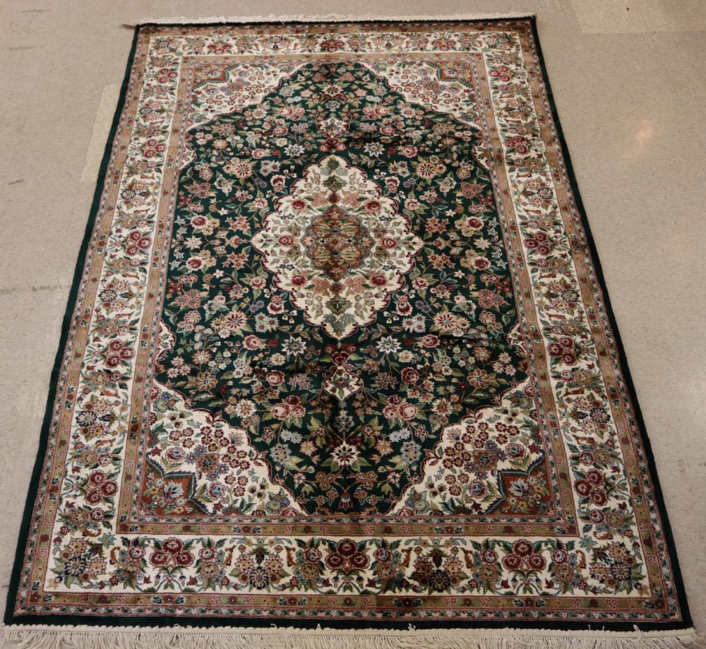 CONTEMPORARY HAND-KNOTTED ORIENTAL CARPET