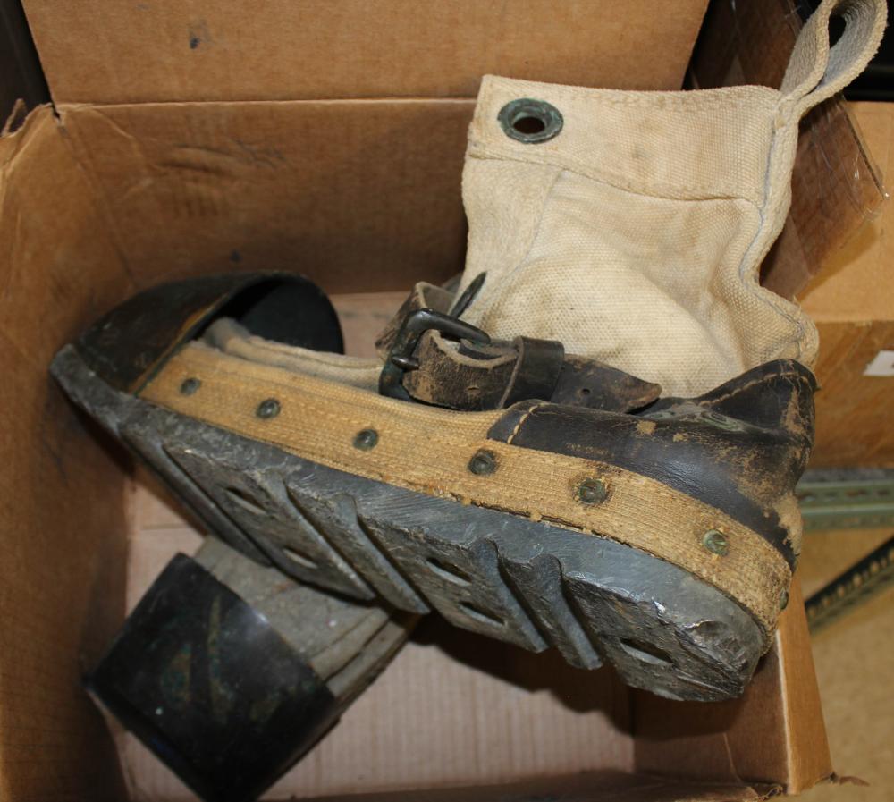 WEIGHTED DIVING SHOES.