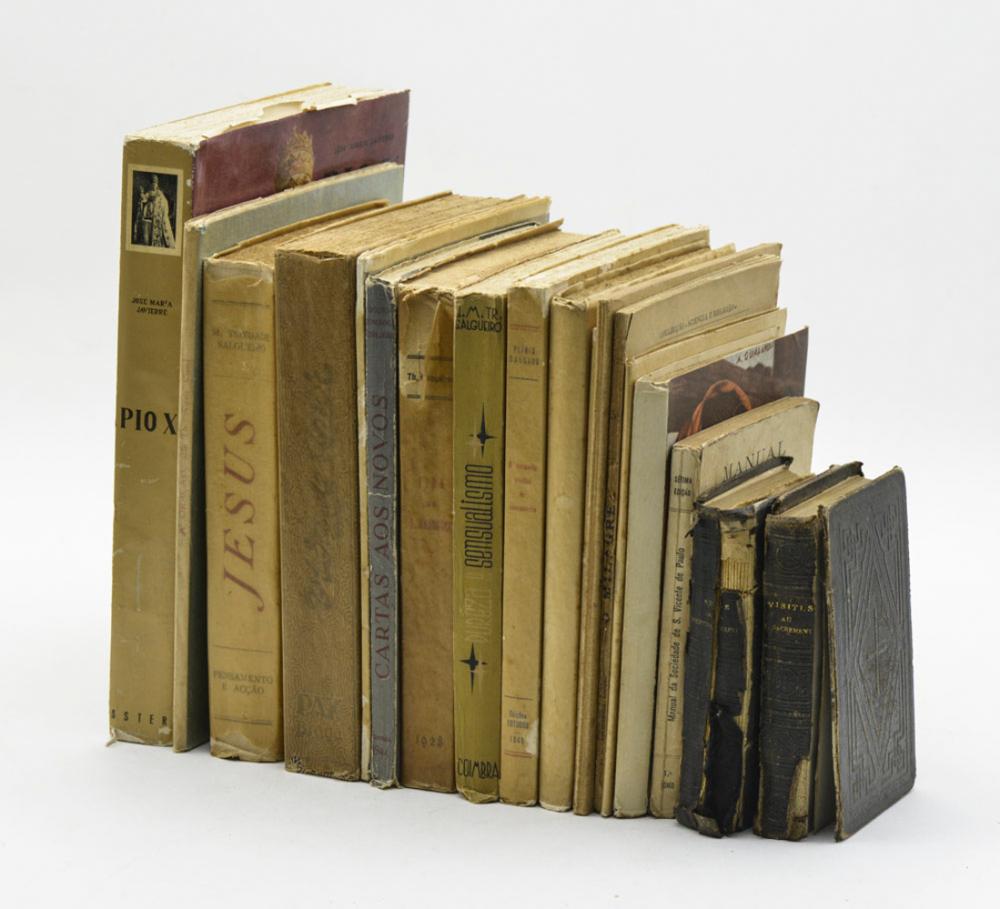 CATÓLICOS. Lote de 18 vols. brs.
