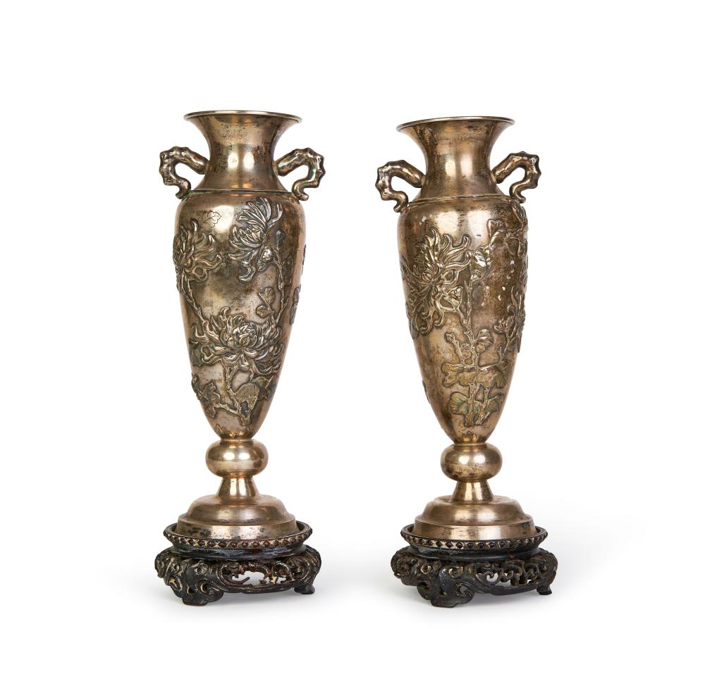 A PAIR OF JAPANESE SILVER VASES, MEIJI PERIOD (1868-1912)