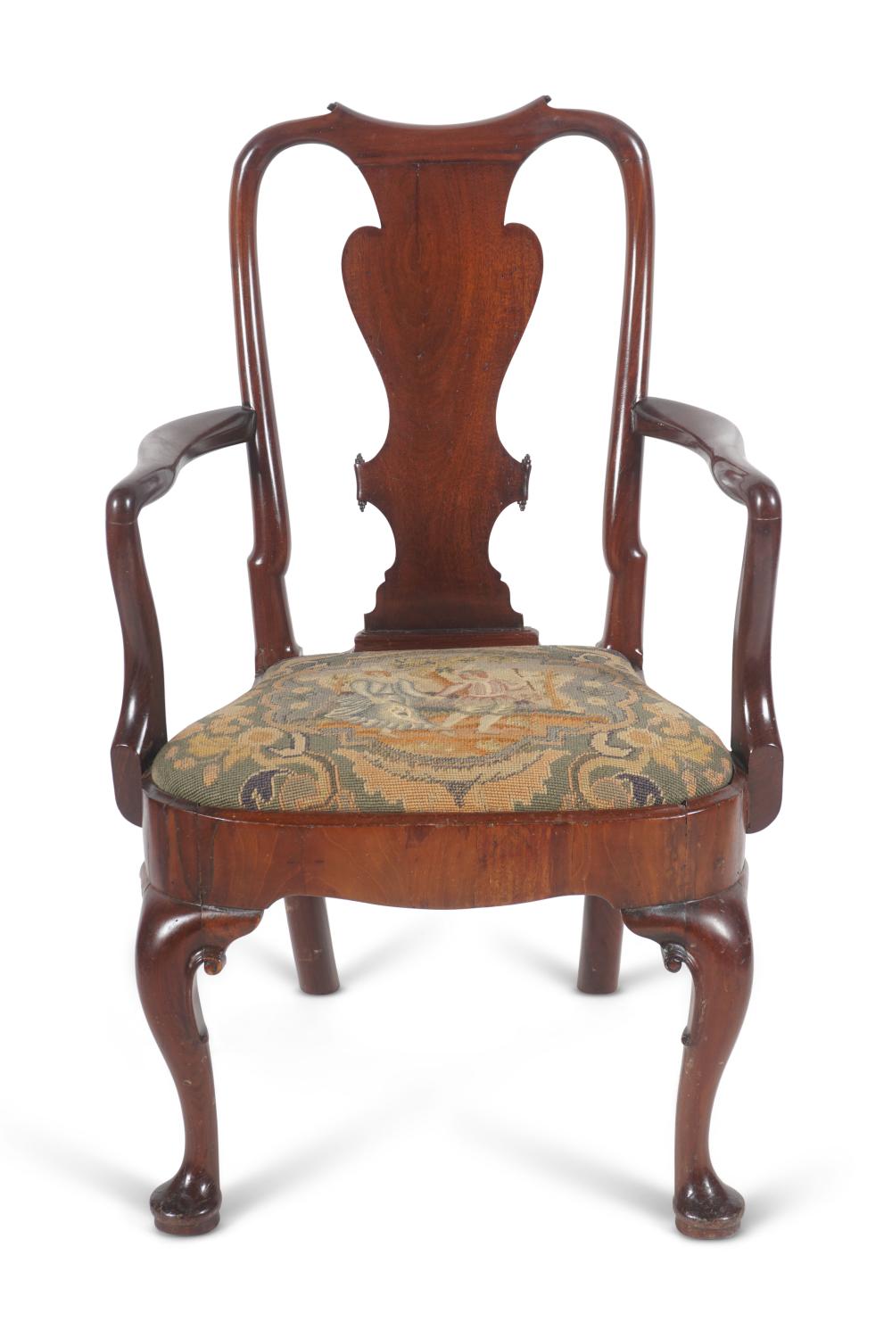 QUEEN ANNE, POSSIBLY AMERICAN, MAHOGANY OPEN ARMCHAIR, 18TH CENTURY 38 x 28 1/4 x 22 in. (96.5 x 71.8 x 55.9 cm.)