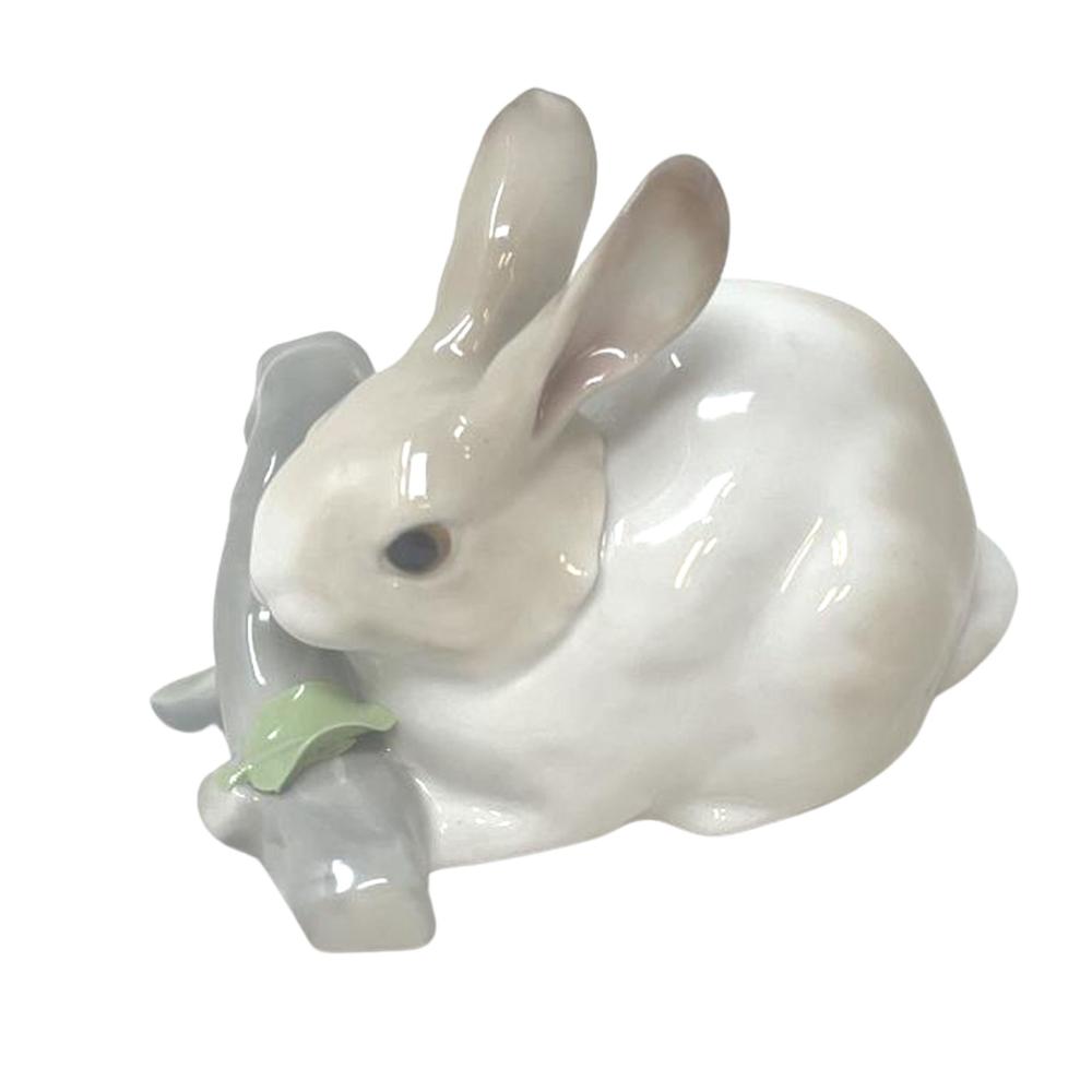 Vintage Lladro "Rabbit Eating" image