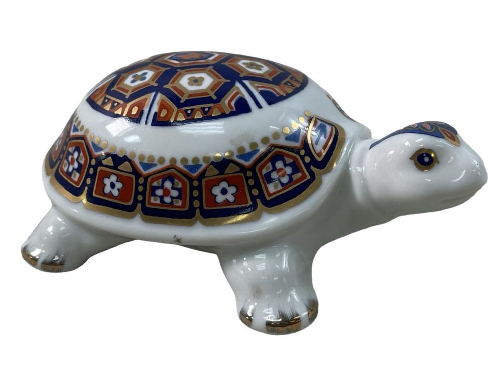 JAPANESE IMARI BONE CHINA TURTLE PAPERWEIGHT