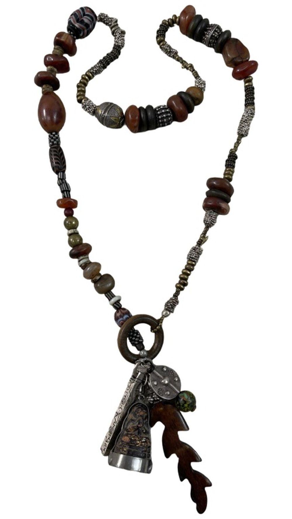 VINTAGE TRIBAL TRADE BEAD NECKLACE