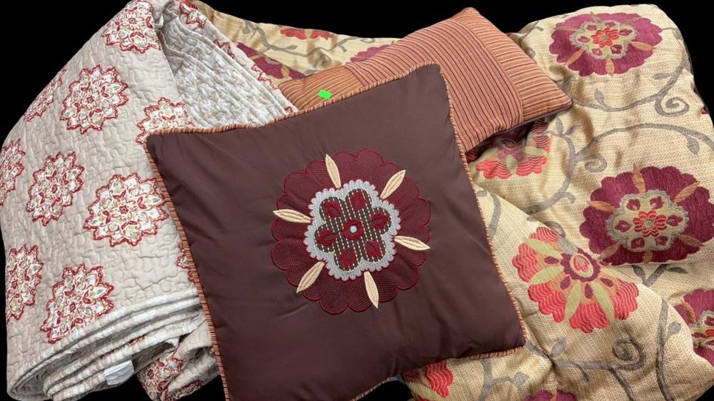 Queen (92x92) Comforter, Quilted Blanket w Throw