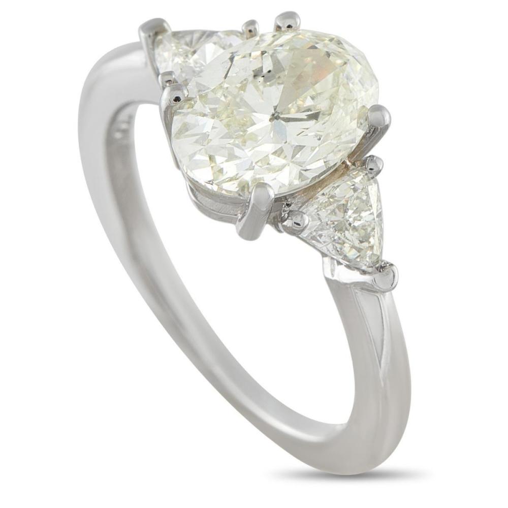PLATINUM 2.41CT DIAMOND THREE-STONE RING
