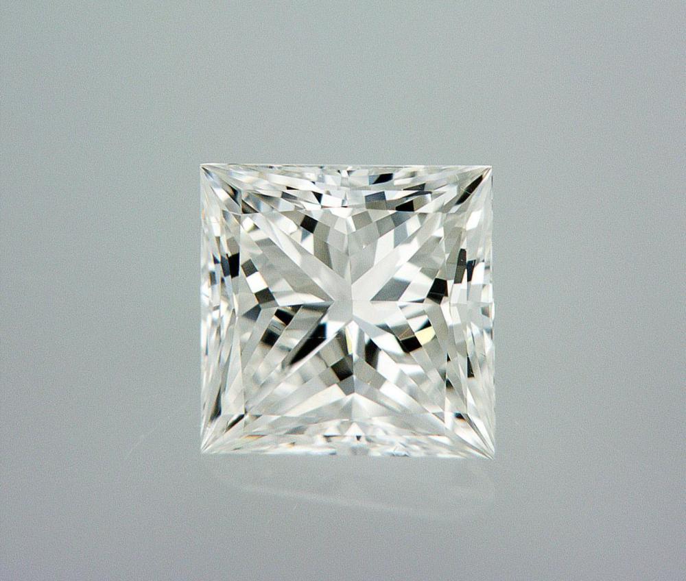 Natural 0.7 ct, Color F/VVS... image