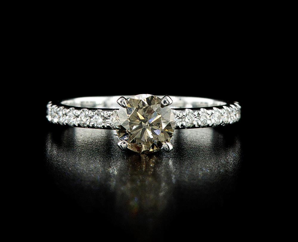 14kt White Gold 0.9 ctw Diamond Ring