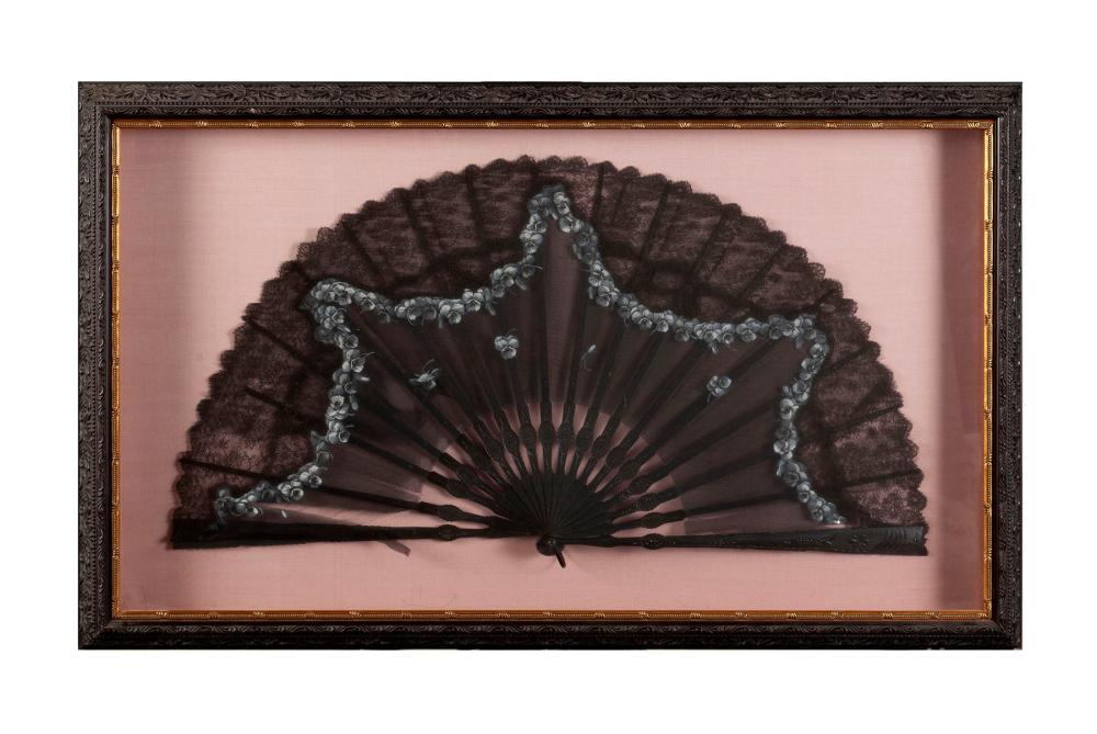 FRAMED VICTORIAN LACE FAN