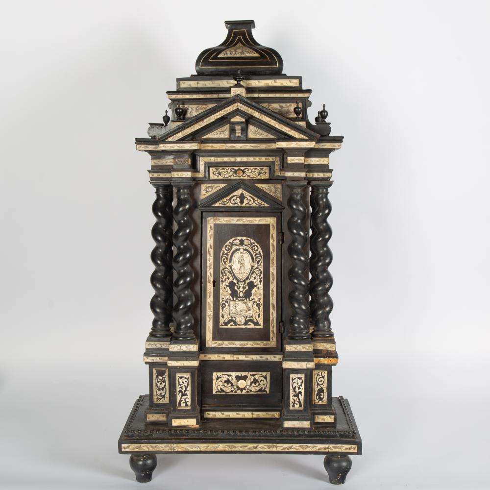 FLEMISH MOLDED AND CARVED JEWELRY BOX, LATE 19TH CENTURY