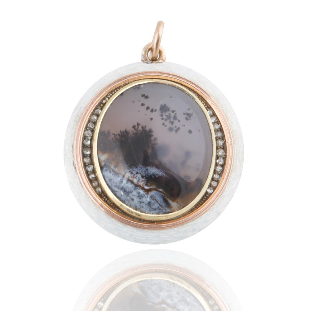 1899-1904 ALEXANDER TILLANDER PENDANT, AGATE, GOLD, DIAMOND AND GUILLOCHE ENAMEL, ST. PETERSBURG