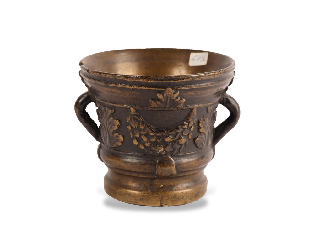 Mortar with round handle, 16./17. Century, Cast bronze