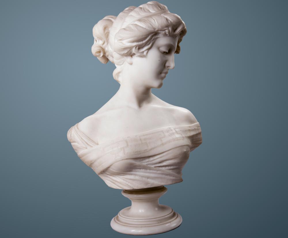 Emilio Fiaschi, Marble bust of a young girl, Italy around 1900, Carrara marble