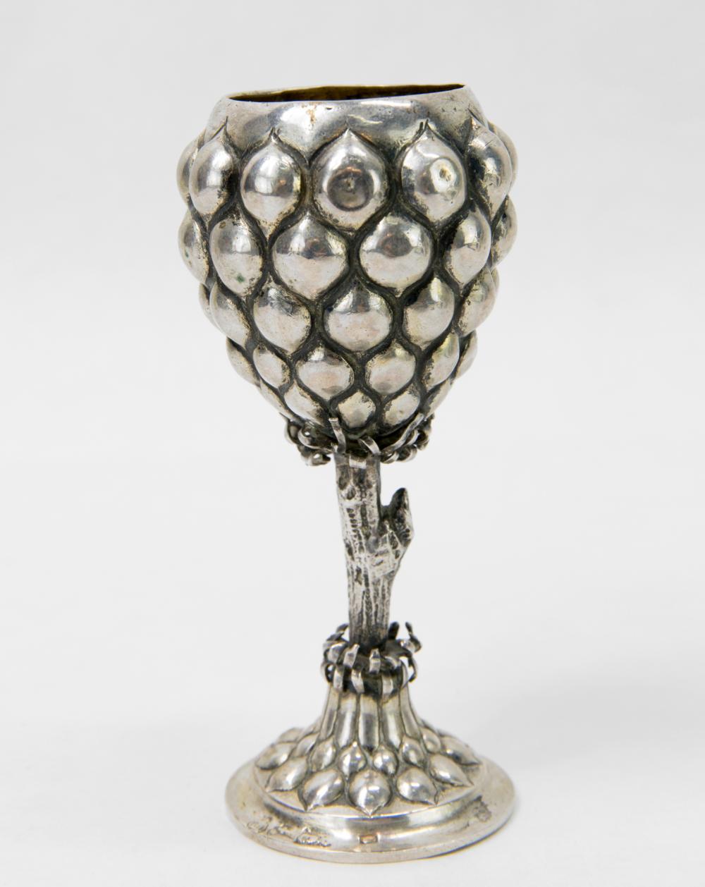 Small hump cup, Old Vienna silver, 18th century