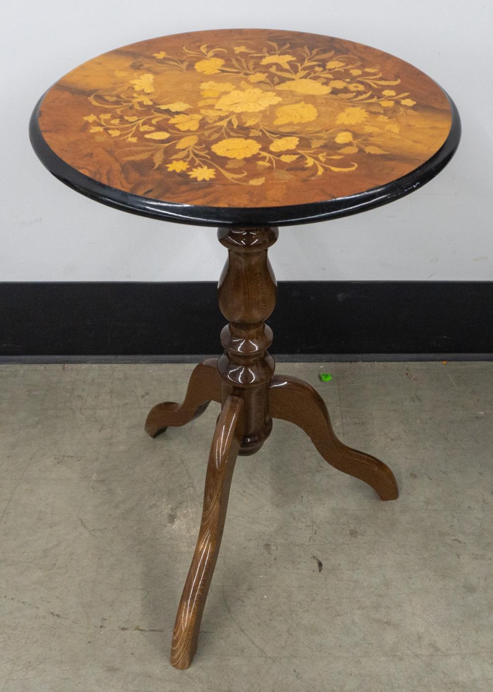 Walnut Floral Marquetry Inlaid Side Table, Height: 24 1/2 x 18 1/2 in. (62.2 x 47 cm.)